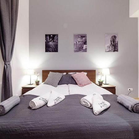Cracow Rent Apartments - Spacious Apartments For 2-7 People In Quiet Area - Kolberga Street Nr 3 - 10 Min To Main Square By Foot Краків Екстер'єр фото