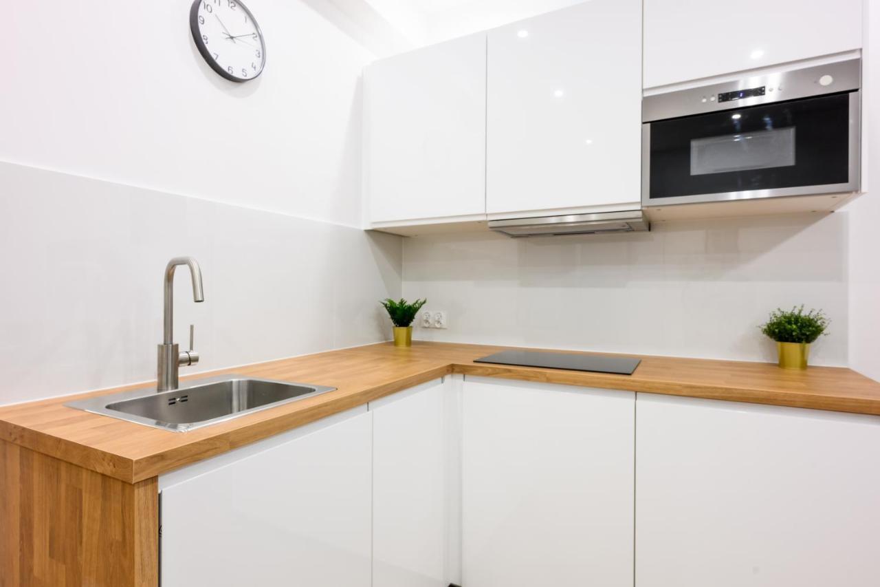 Cracow Rent Apartments - Spacious Apartments For 2-7 People In Quiet Area - Kolberga Street Nr 3 - 10 Min To Main Square By Foot Краків Екстер'єр фото