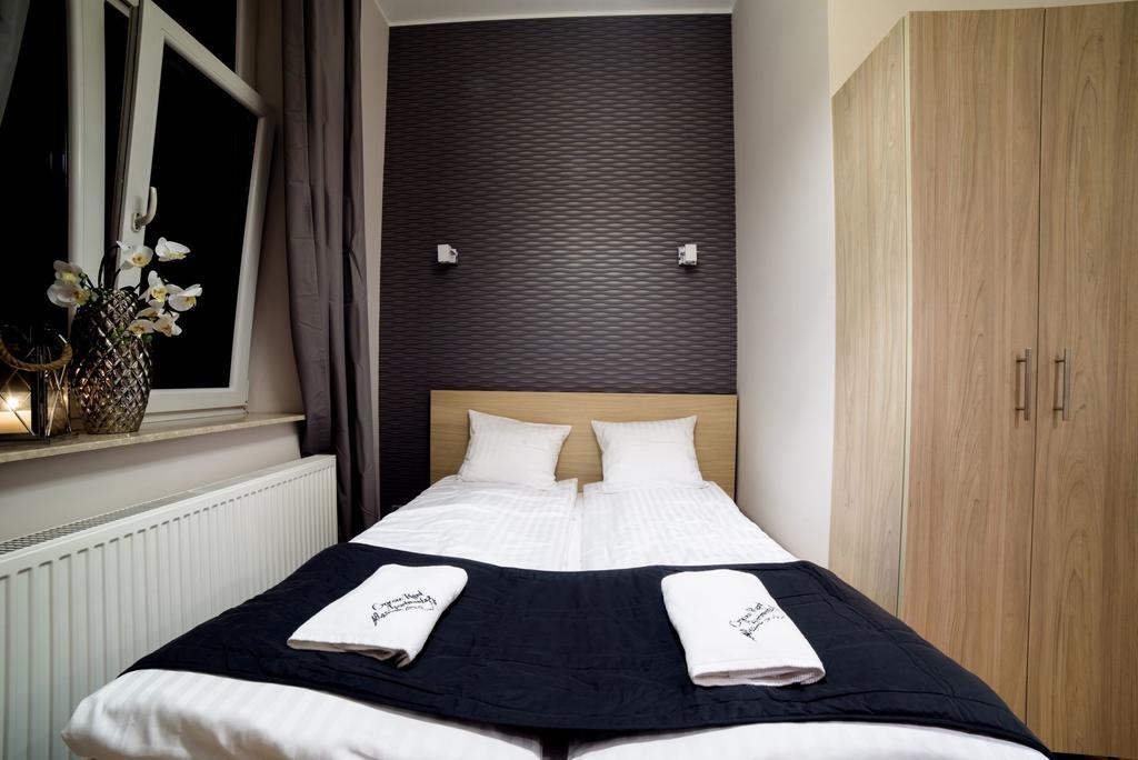 Cracow Rent Apartments - Spacious Apartments For 2-7 People In Quiet Area - Kolberga Street Nr 3 - 10 Min To Main Square By Foot Краків Екстер'єр фото