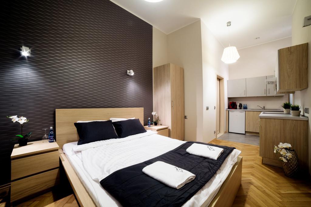 Cracow Rent Apartments - Spacious Apartments For 2-7 People In Quiet Area - Kolberga Street Nr 3 - 10 Min To Main Square By Foot Краків Екстер'єр фото