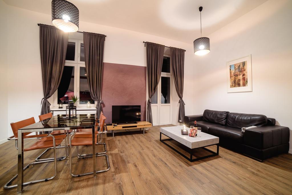 Cracow Rent Apartments - Spacious Apartments For 2-7 People In Quiet Area - Kolberga Street Nr 3 - 10 Min To Main Square By Foot Краків Екстер'єр фото