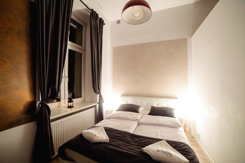 Cracow Rent Apartments - Spacious Apartments For 2-7 People In Quiet Area - Kolberga Street Nr 3 - 10 Min To Main Square By Foot Краків Екстер'єр фото