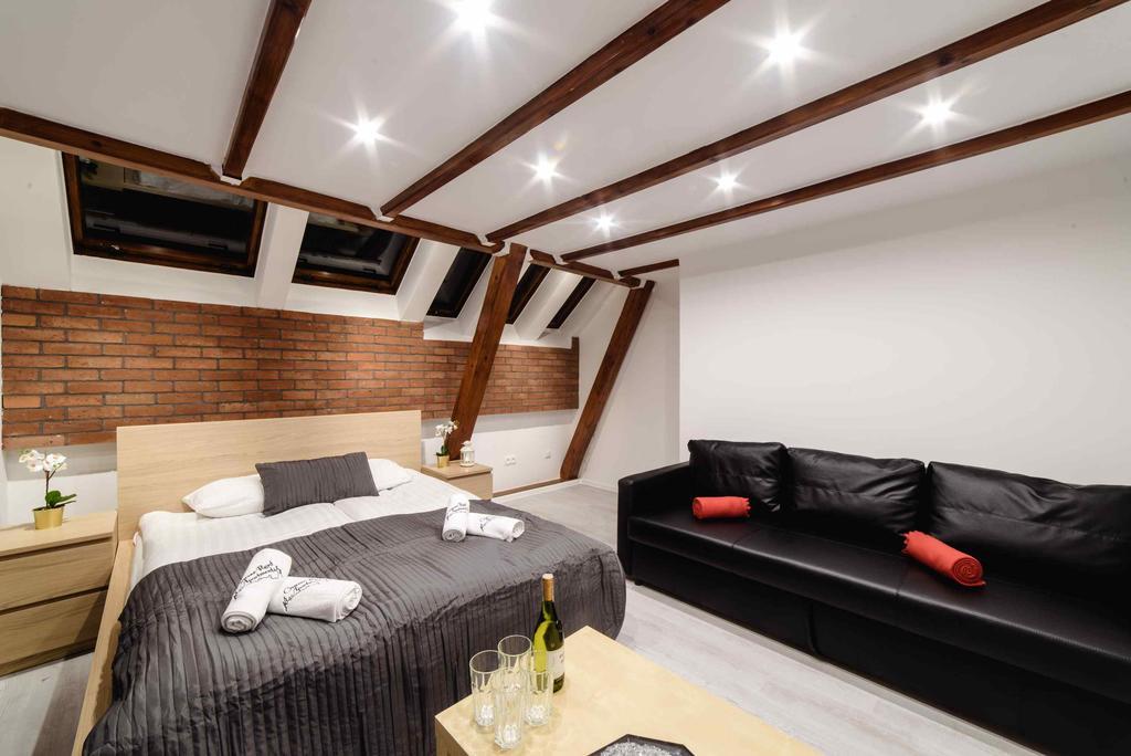 Cracow Rent Apartments - Spacious Apartments For 2-7 People In Quiet Area - Kolberga Street Nr 3 - 10 Min To Main Square By Foot Краків Екстер'єр фото